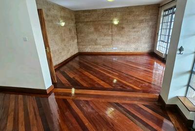 4 Bed Townhouse with En Suite at Valley Arcade - 2