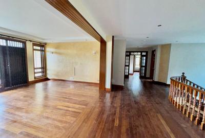 4 Bed House with En Suite in Runda
