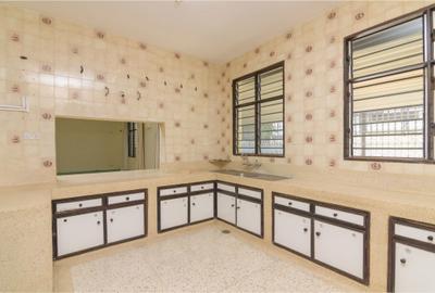 4 Bed Townhouse with Garden at Neem Avenue - 3