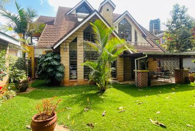 5 Bed Townhouse with En Suite in Lavington - 2