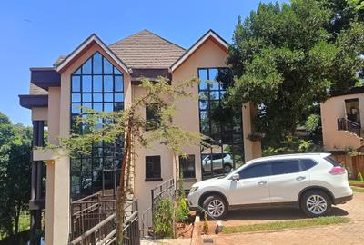 7 Bed House with En Suite at Nyari - 4