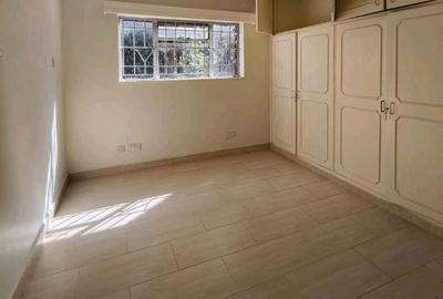 Serviced 3 Bed Apartment with Borehole at Kileleshwa