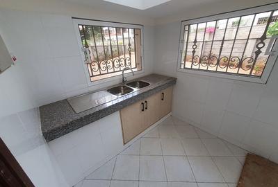 4 Bed Townhouse with En Suite at Shunzu