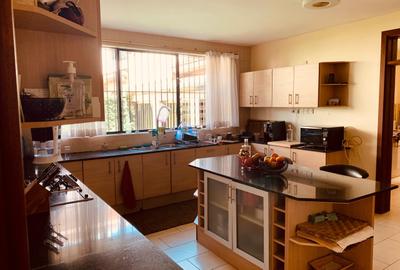 4 Bed Townhouse with En Suite at Lavington - 4