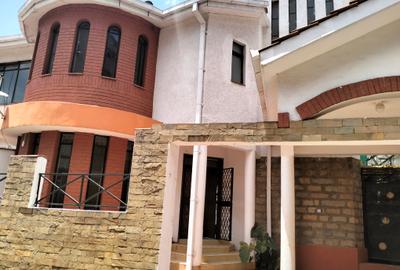 5 Bed Townhouse with En Suite in Westlands Area