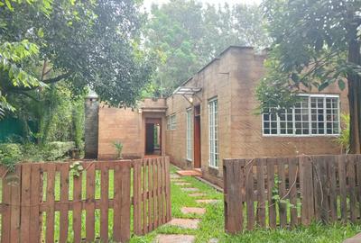 2 Bed House with Garden in Runda