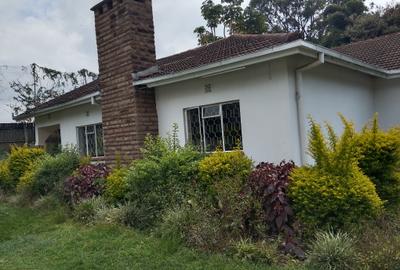 Commercial Property with Parking at Riverside Drive