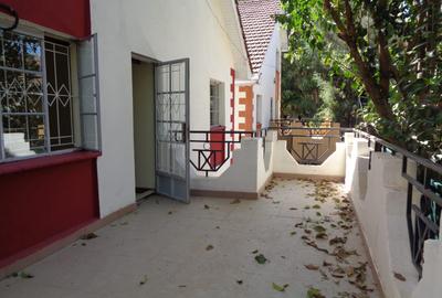 5 Bed Townhouse with En Suite at Lavington