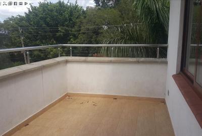 5 Bed Townhouse with En Suite in Lavington - 4
