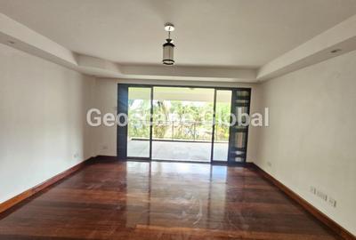 5 Bed House with En Suite in Lavington - 4