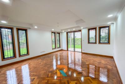 6 Bed Townhouse with En Suite in Lavington