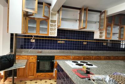 5 Bed Townhouse with En Suite in Kileleshwa