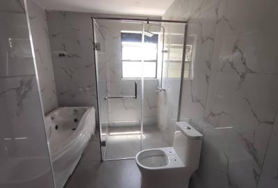 5 Bed House with En Suite in Ruiru - 2