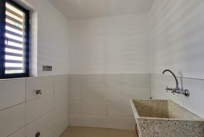 Serviced 2 Bed Apartment with En Suite in Garden Estate - 4