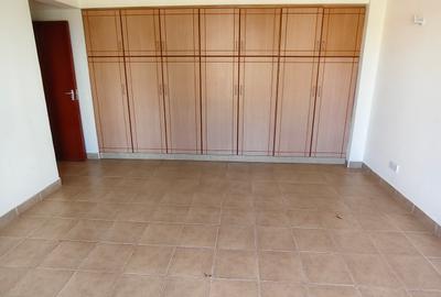 2 Bed Apartment with Borehole in Kilimani - 3