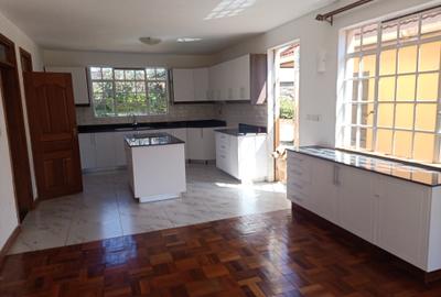 4 Bed Townhouse with En Suite at Runda - 4