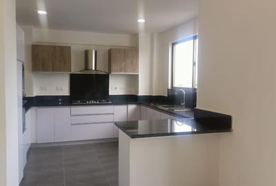 Serviced 3 Bed Apartment with En Suite in Kileleshwa
