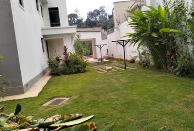 6 Bed Townhouse with En Suite in Lower Kabete