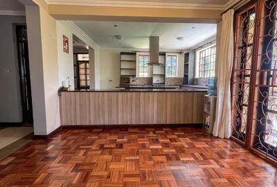 4 Bed Townhouse with En Suite in Rosslyn - 3