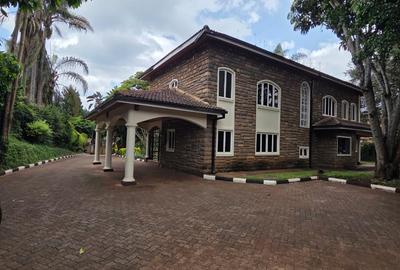 4 Bed Townhouse with En Suite in Hill View