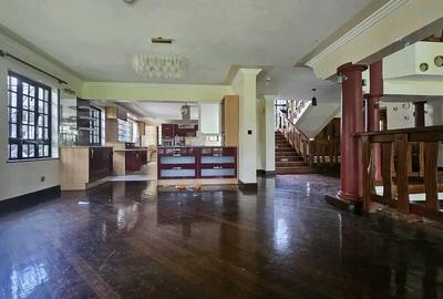 5 Bed House with En Suite at Runda