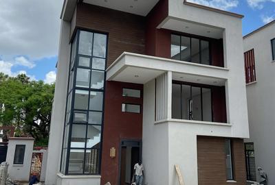 5 Bed Townhouse with En Suite at Lavington Green - 2