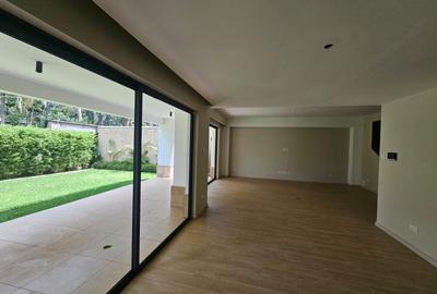 5 Bed Townhouse with En Suite in Spring Valley - 2