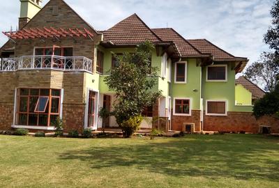 5 Bed Villa with En Suite in Runda - 2