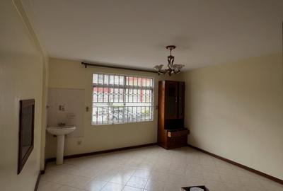4 Bed Townhouse with En Suite in Lavington - 2