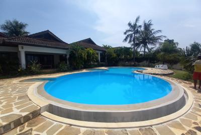 4 Bed Villa with En Suite at Bofa