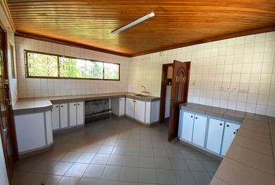 7 Bed Townhouse with En Suite in Gigiri - 2