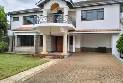 5 Bed Townhouse with En Suite in Spring Valley