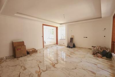 5 Bed Villa with En Suite at Lavington - 4