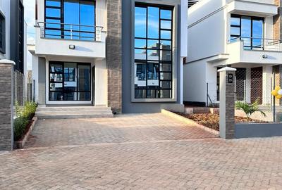 4 Bed Townhouse with En Suite in Eastern ByPass