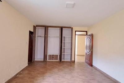 5 Bed Townhouse with En Suite in Kyuna