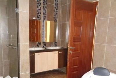 2 Bed Apartment with En Suite in Westlands Area - 4