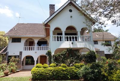 5 Bed House with En Suite at Nyari Road