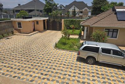 2 Bed House with Swimming Pool in Runda