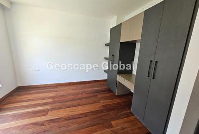 4 Bed Apartment with En Suite in Rosslyn - 2