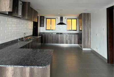 4 Bed Apartment with En Suite at Valley Arcade - 3