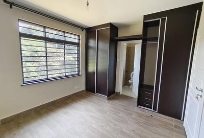 Serviced 3 Bed Apartment with Swimming Pool in Kitisuru