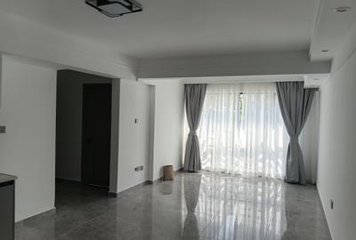 1 Bed Apartment with En Suite at Kindaruma Road - 2
