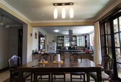 4 Bed Villa in Rosslyn