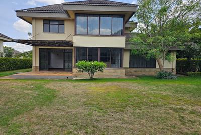 4 Bed House with En Suite in Ridgeways