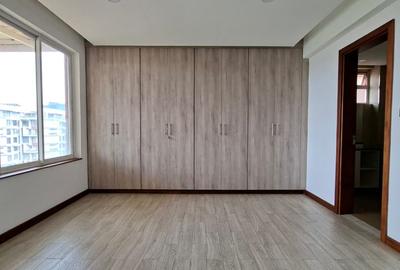 4 Bed Apartment with En Suite in General Mathenge - 3