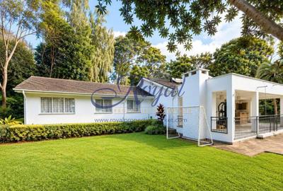 4 Bed House with En Suite at Crescent