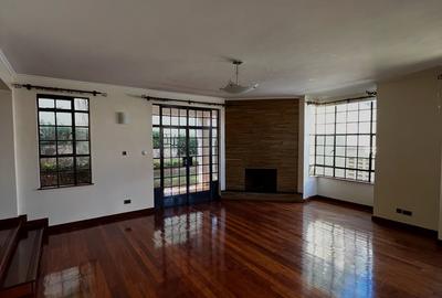 5 Bed Townhouse with En Suite at James Gichuru - 4