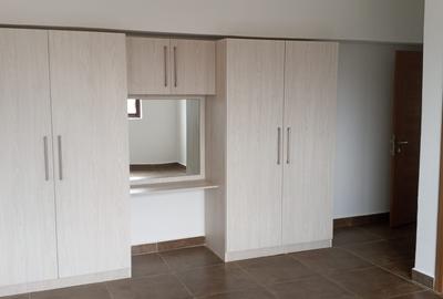 3 Bed Apartment with En Suite in Westlands Area - 2