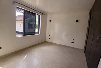 3 Bed House with En Suite in Runda - 3