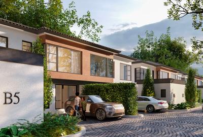 3 Bed Townhouse with Swimming Pool in Tatu City
